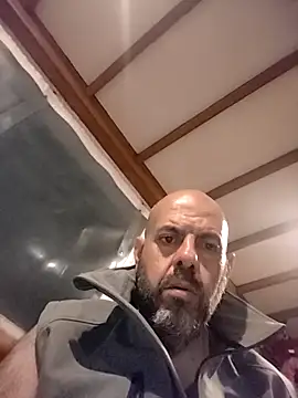 Snapshot of merenda2105 chatting on 04-16-26, 11:40 merenda2105 online show from 04-16-26, 11:40