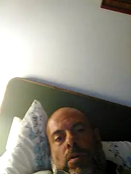 Snapshot of merenda2105 chatting on 05-22-26, 06:42 merenda2105 online show from 05-22-26, 06:42