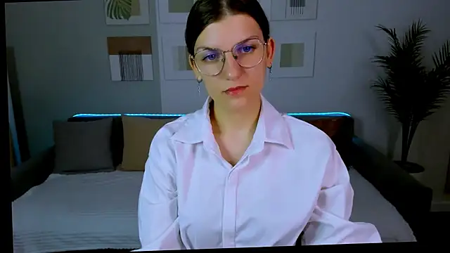 AnnaThorne online show from 04-30-26, 04:30