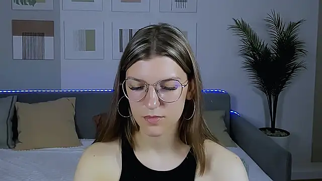 AnnaThorne online show from 05-24-26, 04:39