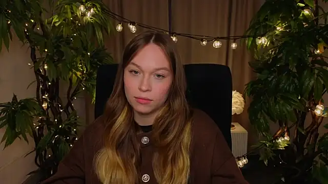 SylviaWhitaker online show from 04-24-26, 11:23