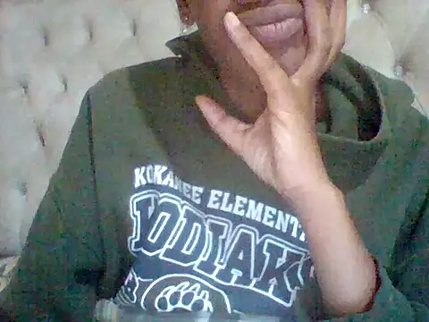 Snapshot of koketsochauke739 chatting on 05-11-26, 02:45 koketsochauke739 online show from 05-11-26, 02:45