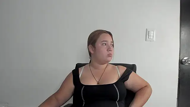 lolabunnysc online show from 05-26-26, 12:01