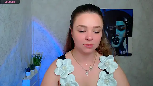 Snapshot of NicoleAura chatting on 05-12-26, 06:32 NicoleAura online show from 05-12-26, 06:32
