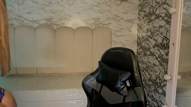 Steffany v online show from 04-22-26, 09:27