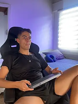 Simoonn8 online show from 04-29-26, 07:31