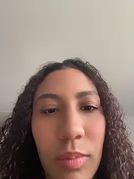 Daphnne Curly online show from 06-07-26, 10:46