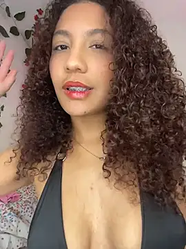 Daphnne Curly online show from 06-19-26, 01:32