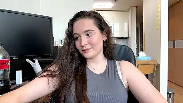 Emilly Cart online show from 05-15-26, 03:35