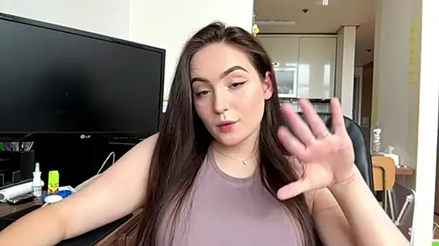 Emilly Cart online show from 06-01-26, 03:30
