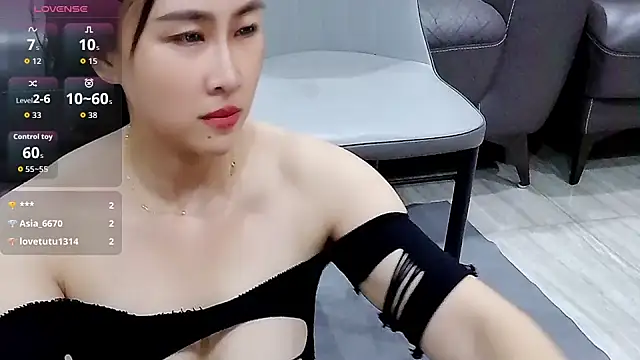Yanzi-66 online show from 05-27-26, 02:03