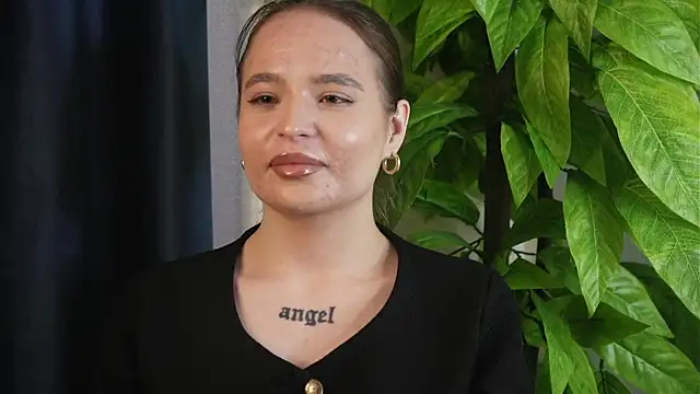 ElmaZillman online show from 04-25-26, 11:24