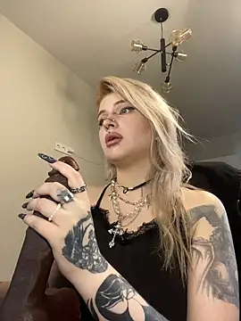 DriveThruCiri online show from 04-26-26, 07:50