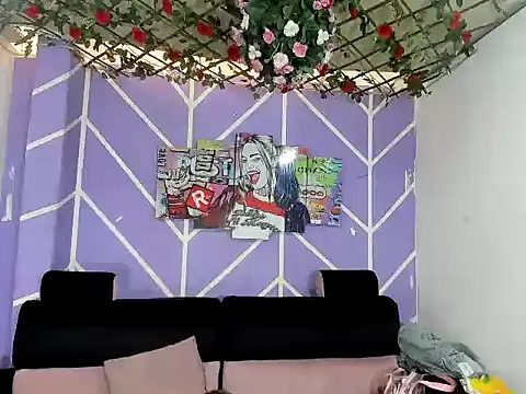 DAHNE HOT  online show from 04-20-26, 07:48