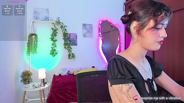 vexa Rosie online show from 05-06-26, 02:08