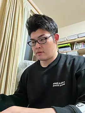 Snapshot of shun_201 chatting on 04-25-26, 02:36 shun 201 online show from 04-25-26, 02:36
