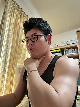 Snapshot of shun_201 chatting on 05-10-26, 05:01 shun 201 online show from 05-10-26, 05:01