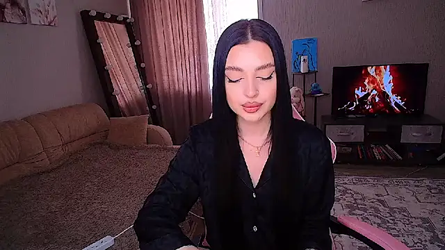 yoursLina online show from 05-29-26, 07:06