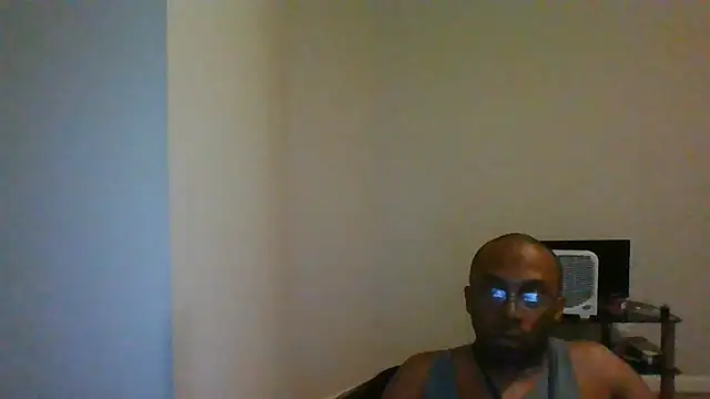 Snapshot of amazingguy chatting on 05-21-26, 01:23 amazingguy online show from 05-21-26, 01:23