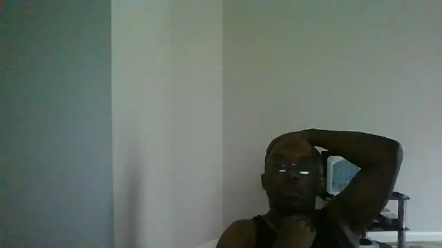 Snapshot of amazingguy chatting on 06-06-26, 11:20 amazingguy online show from 06-06-26, 11:20