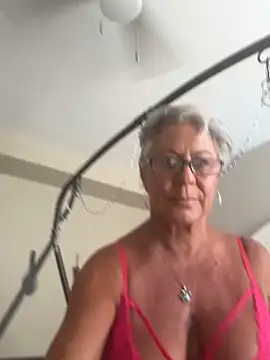 Snapshot of SilverRain_ chatting on 04-22-26, 03:02 SilverRain online show from 04-22-26, 03:02