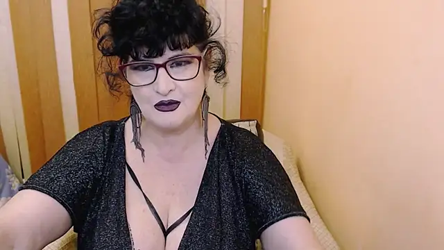 Snapshot of QuuenOfSin chatting on 02-02-25, 02:17 QuuenOfSin online show from 02-02-25, 02:17