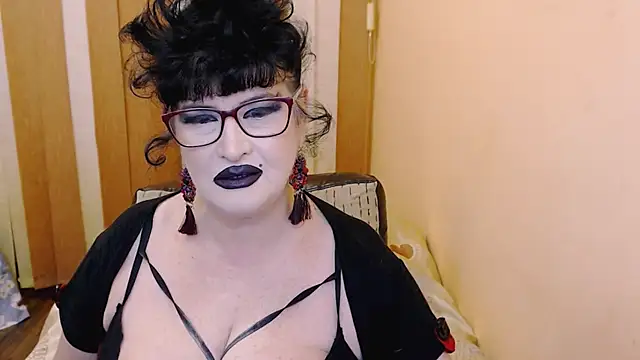 Snapshot of QuuenOfSin chatting on 02-05-25, 01:37 QuuenOfSin online show from 02-05-25, 01:37