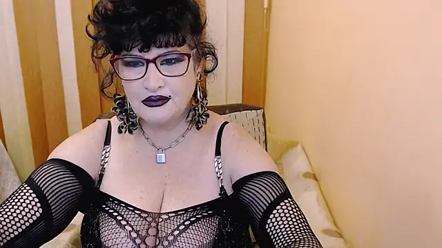 Snapshot of QuuenOfSin chatting on 02-09-25, 10:54 QuuenOfSin online show from 02-09-25, 10:54