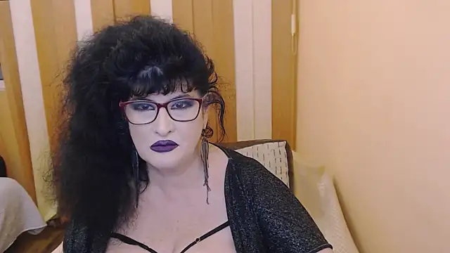 Snapshot of QuuenOfSin chatting on 03-16-25, 02:10 QuuenOfSin online show from 03-16-25, 02:10