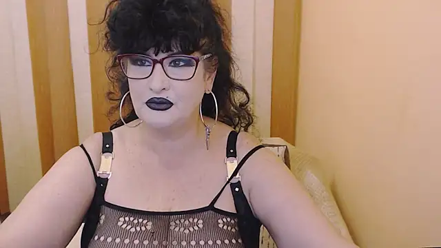 Snapshot of QuuenOfSin chatting on 10-24-25, 08:49 QuuenOfSin online show from 10-24-25, 08:49