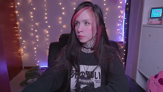 Snapshot of -VKatt chatting on 05-31-26, 03:04 -VKatt online show from 05-31-26, 03:04