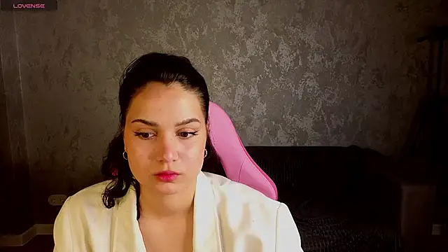 Vivien Ross online show from 05-08-26, 01:11