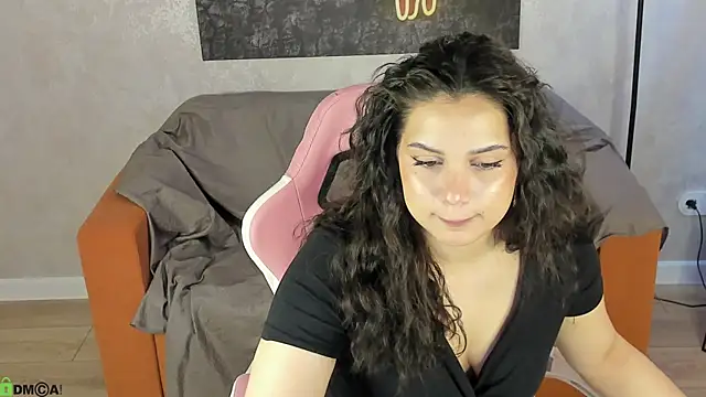Vivien Ross online show from 05-12-26, 01:14