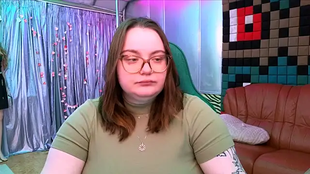 Snapshot of CatherineClaire chatting on 05-06-26, 03:28 CatherineClaire online show from 05-06-26, 03:28