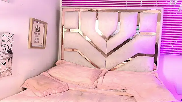 Milf vero online show from 04-22-26, 02:40