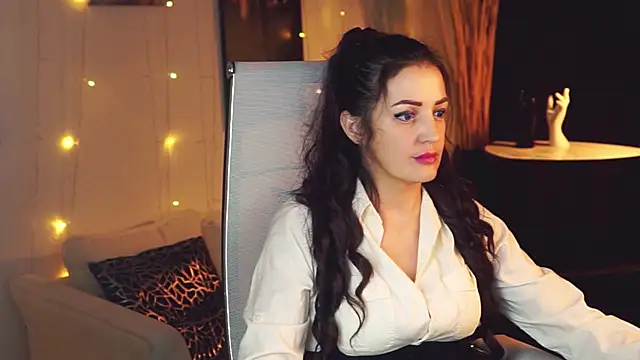 Snapshot of AureliaVane chatting on 05-19-26, 03:51 AureliaVane online show from 05-19-26, 03:51