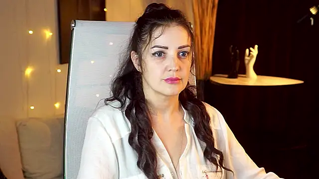 Snapshot of AureliaVane chatting on 05-23-26, 06:23 AureliaVane online show from 05-23-26, 06:23