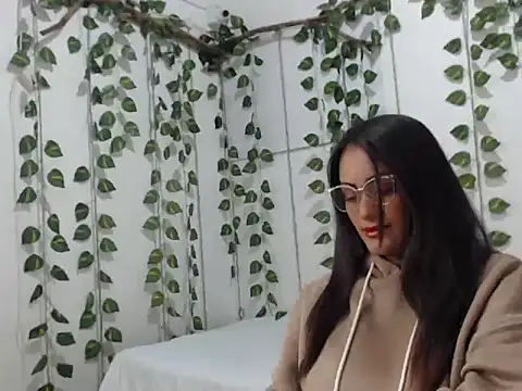 nicoll anistocn online show from 04-21-26, 12:33