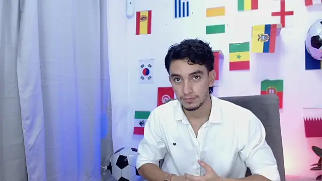 Snapshot of dante_18cm_ chatting on 06-15-26, 02:47 dante 18cm online show from 06-15-26, 02:47