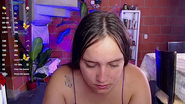 Valerymoon19 online show from 06-18-26, 06:34