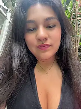 Snapshot of emily_gv1 chatting on 06-18-26, 04:00 emily gv1 online show from 06-18-26, 04:00