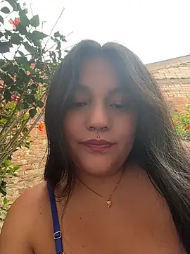 Snapshot of emily_gv1 chatting on 06-27-26, 04:34 emily gv1 online show from 06-27-26, 04:34