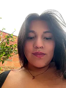 Snapshot of emily_gv1 chatting on 07-04-26, 04:57 emily gv1 online show from 07-04-26, 04:57