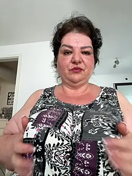 Snapshot of curvymilfmicha chatting on 06-27-26, 03:50 curvymilfmicha online show from 06-27-26, 03:50