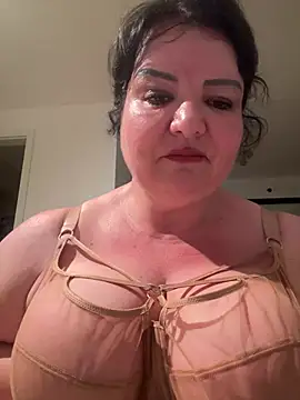 Snapshot of curvymilfmicha chatting on 07-08-26, 08:46 curvymilfmicha online show from 07-08-26, 08:46
