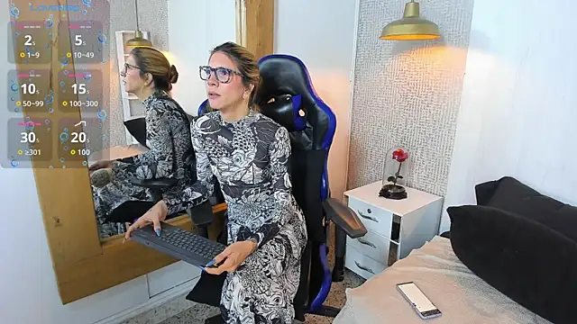 JessieGarvet19 online show from 04-21-26, 06:20