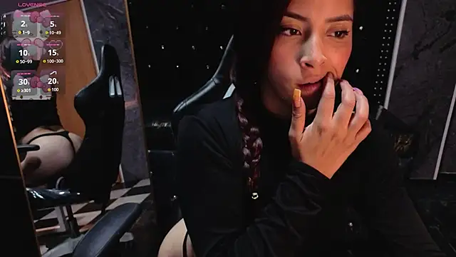 laurab91 online show from 05-20-26, 03:34