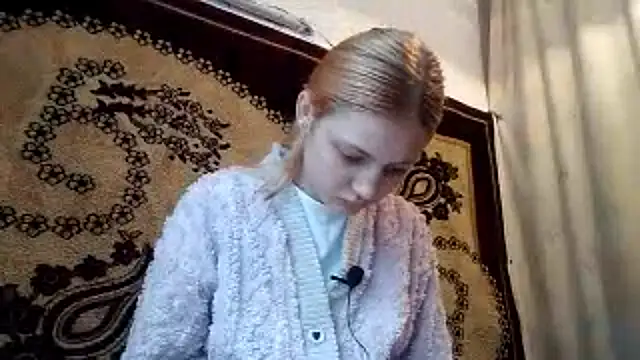 LunaLaday online show from 05-12-26, 02:52