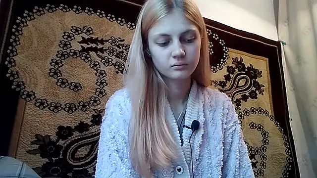 LunaLaday online show from 05-16-26, 02:52