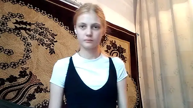 LunaLaday online show from 05-18-26, 02:40